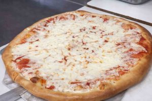 Large Cheese Pizza &10 Wings