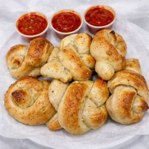 Garlic Knots (1/2 Dozen)